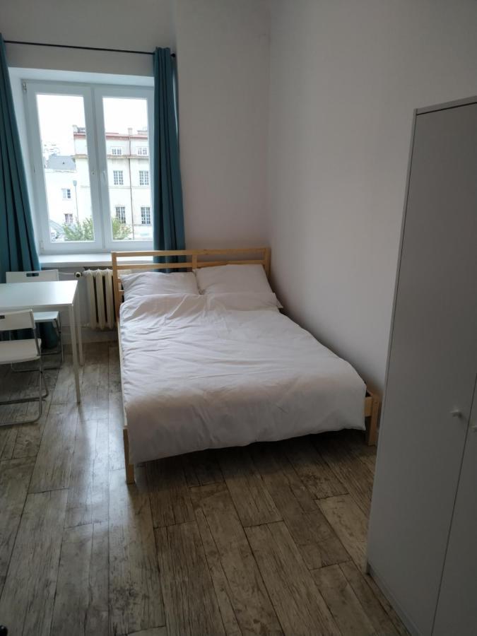Sanera Hostel Варшава Екстер'єр фото