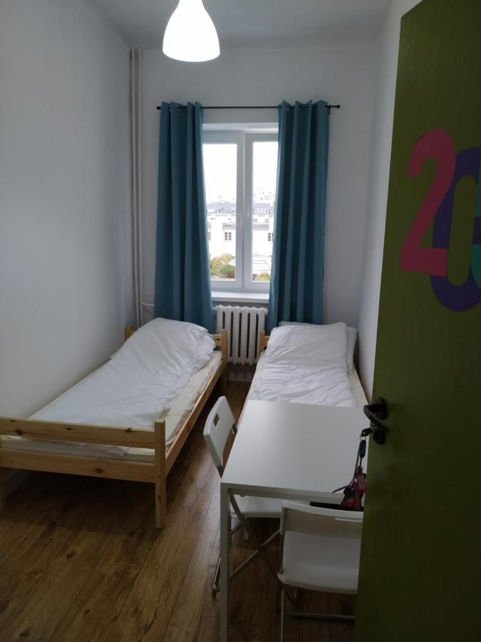 Sanera Hostel Варшава Екстер'єр фото